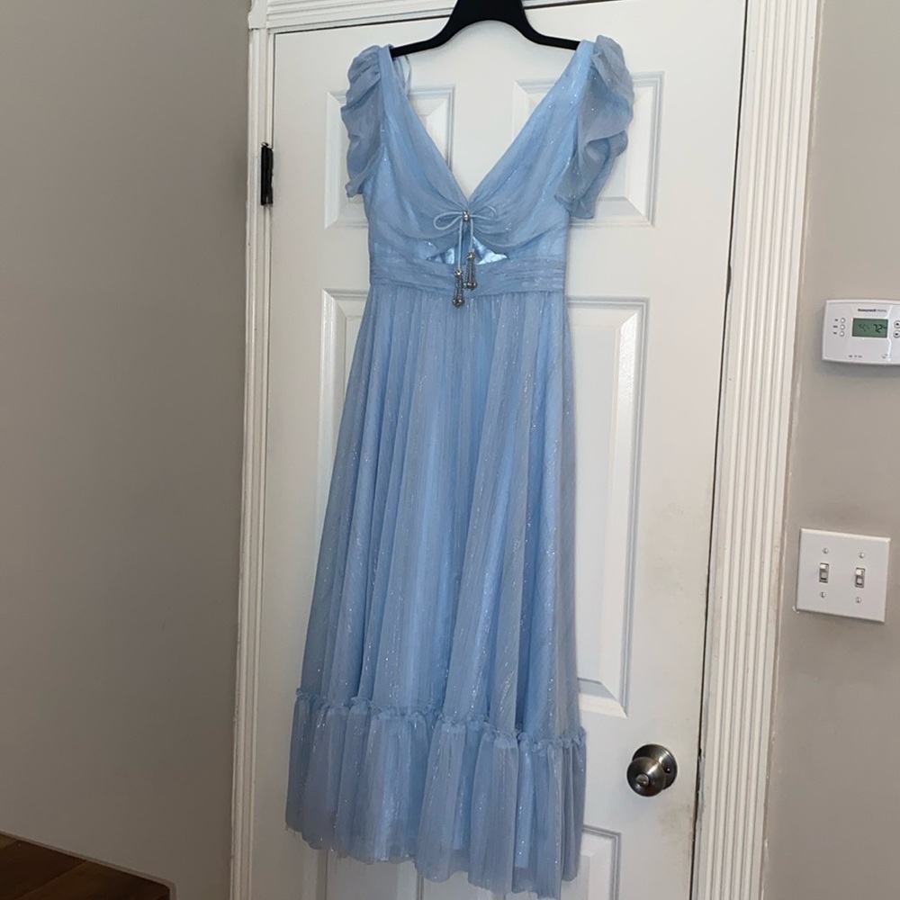 Mac Duggal  Size 4 Ruffle Tiered Metallic Ruched Shoulder Dress